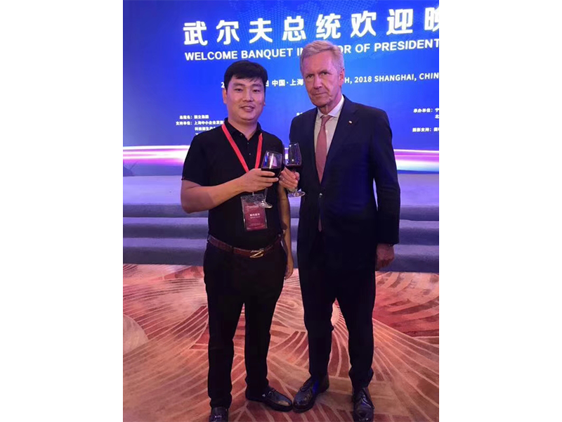 German President Woolf - Negotiating Cooperation with the Company